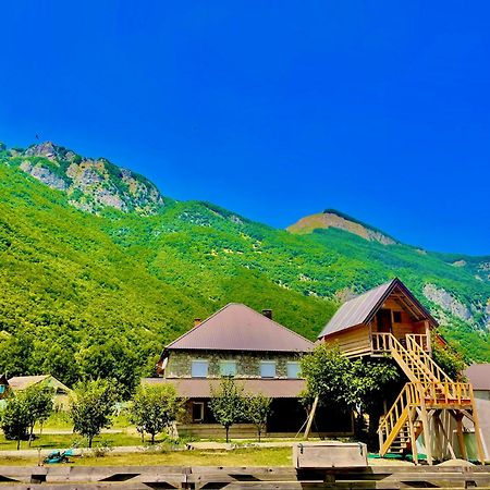 The Blue Eye Bed and Breakfast Vuthaj Esterno foto