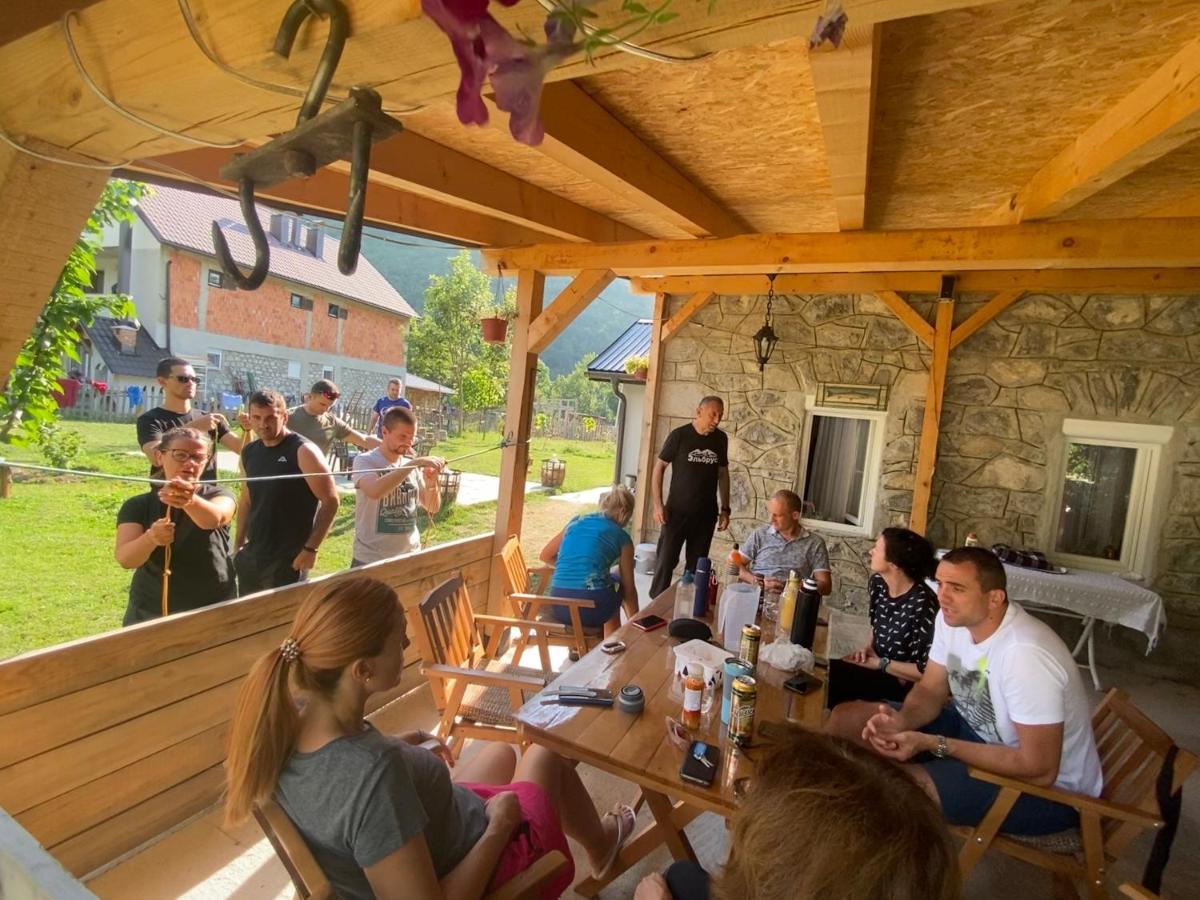 The Blue Eye Bed and Breakfast Vuthaj Esterno foto