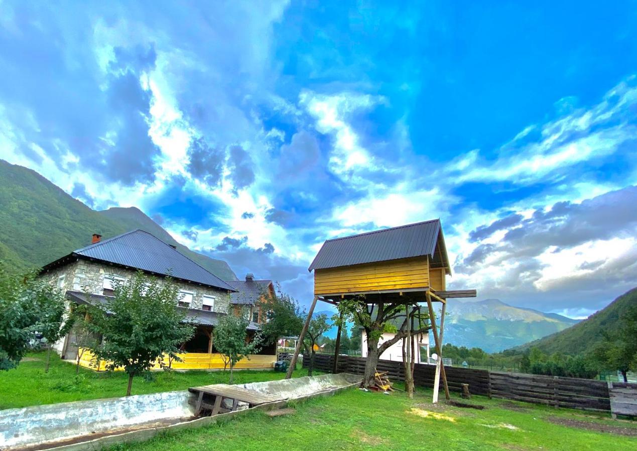 The Blue Eye Bed and Breakfast Vuthaj Esterno foto