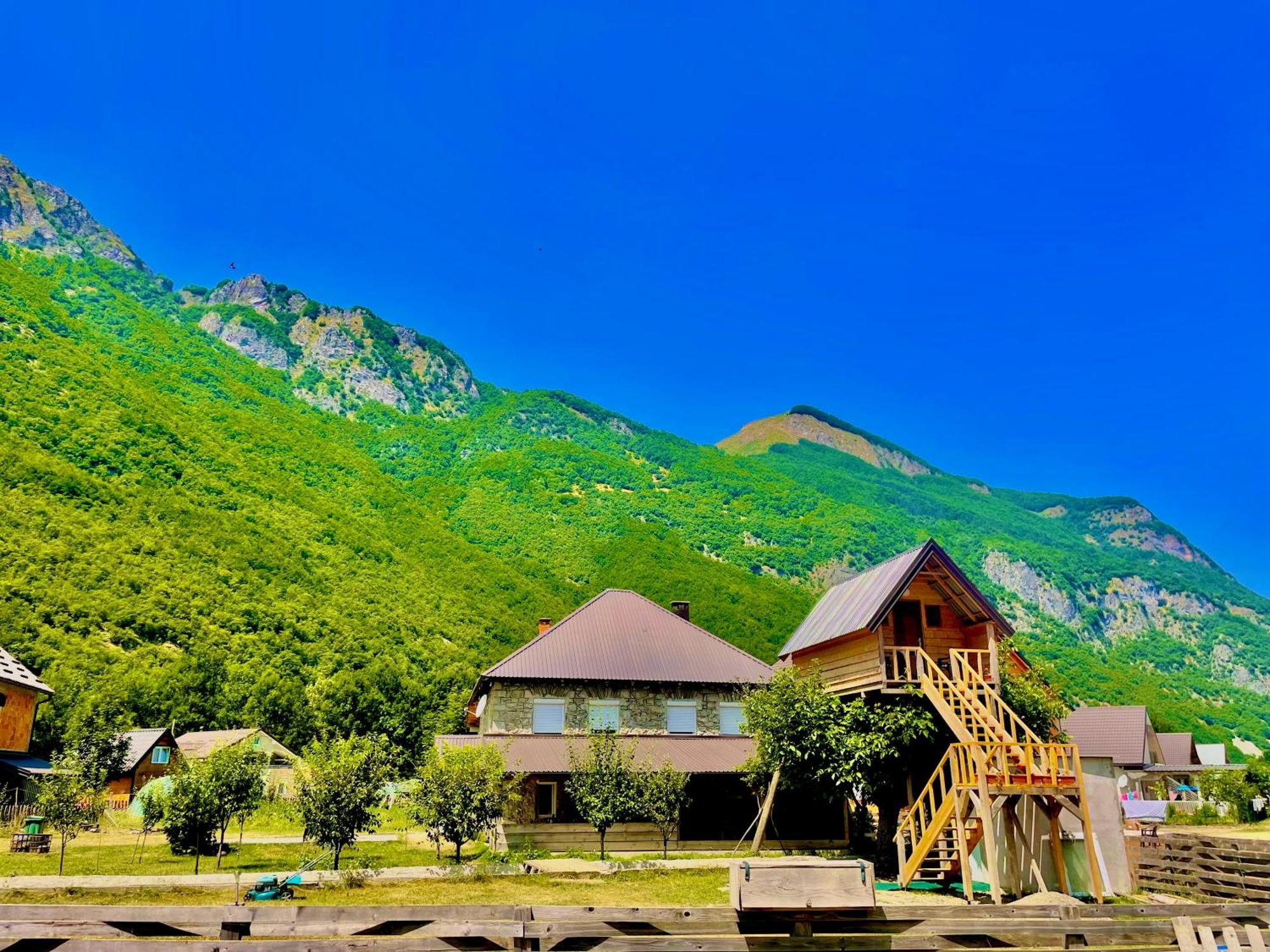 The Blue Eye Bed and Breakfast Vuthaj Esterno foto