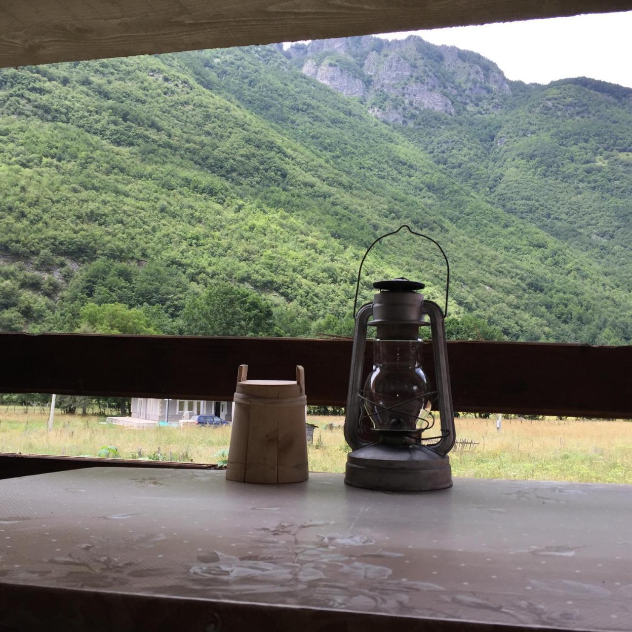The Blue Eye Bed and Breakfast Vuthaj Esterno foto