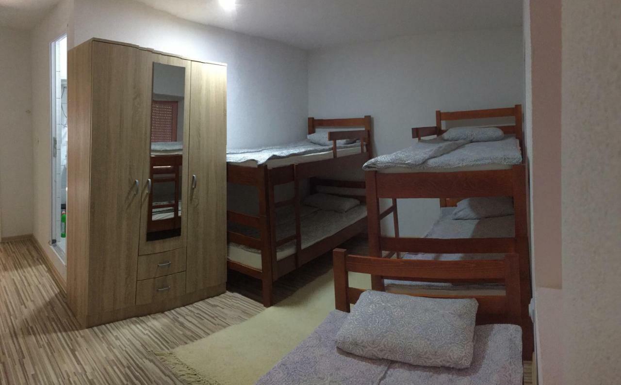 The Blue Eye Bed and Breakfast Vuthaj Esterno foto